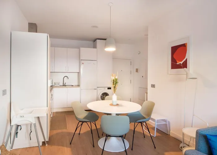 Cozy Modern Flat Terrace 2 Bedrooms 2 Bathrooms *